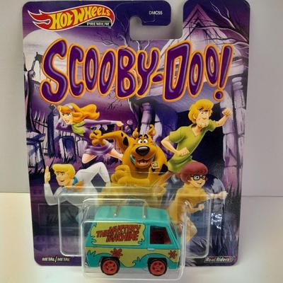 New in package Hot Wheels Scooby -Doo Mystery Machine van