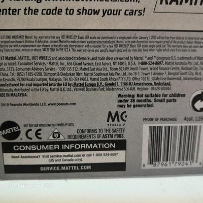 New in package Hot Wheels Peanuts HW Screentime collectible Snoopy car