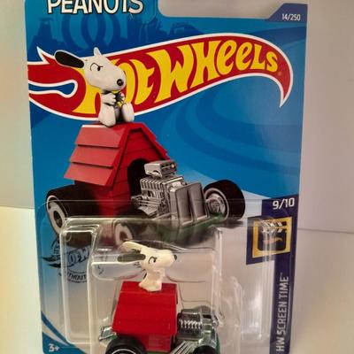 New in package Hot Wheels Peanuts HW Screentime collectible Snoopy car