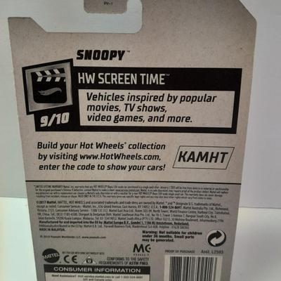 New in package Hot Wheels Peanuts HW Screentime collectible Snoopy car