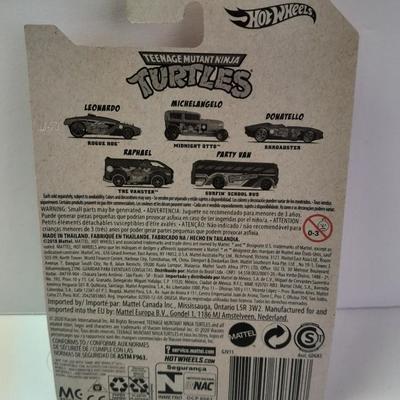 New in package Hot Wheels Teenage Mutant Nija Turtles Michelangelo collectible Midnight Otto car