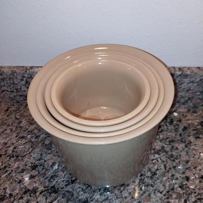 Set of 4 stackable containers