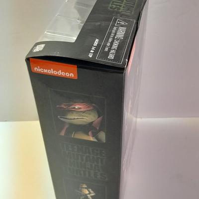 New in the package Teenage Mutant Ninja Turtles RAPHAEL Turtle figure