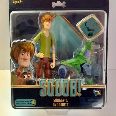 New in the package Scooby-Doo Shaggy & Dyno Mutt figures