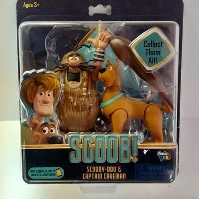 New in the package Scooby-Doo & Captain Caveman figures