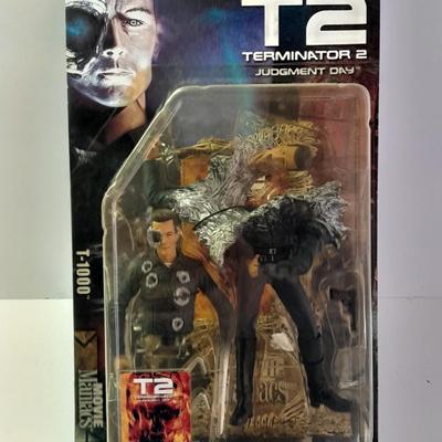 New in the package TERMINATOR 2 T2 Judgment Day T-1000 Movie Manics Figure