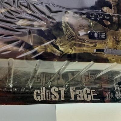 New in the package SCREAM Movie Maniacs GHOST FACE Figure