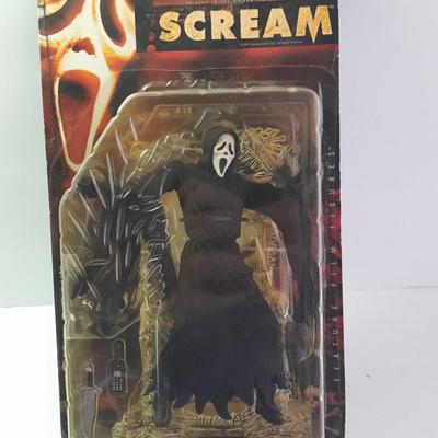 New in the package SCREAM Movie Maniacs GHOST FACE Figure