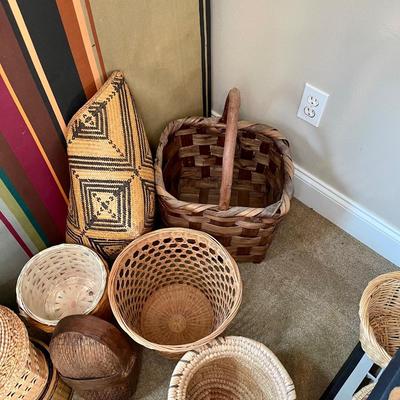 Lot 2 assorted baskets