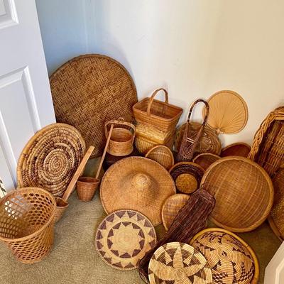 Lot 4 baskets and fans