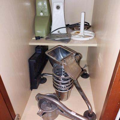 Kitchen cabinet lot #9