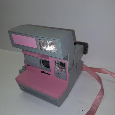 Cool Cam Polaroid camera in wonderful working condition