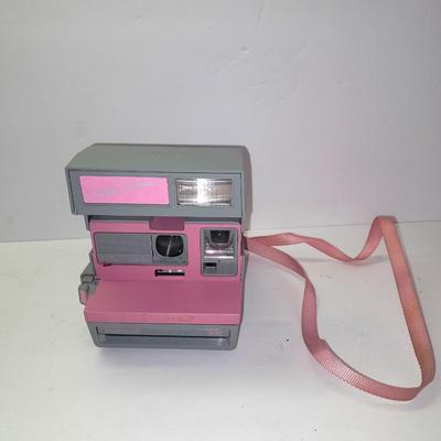 Cool Cam Polaroid camera in wonderful working condition