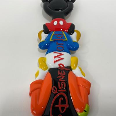 -100- COLLECTIBLE | Vintage Walt Disney World Souvenir Back Scratcher