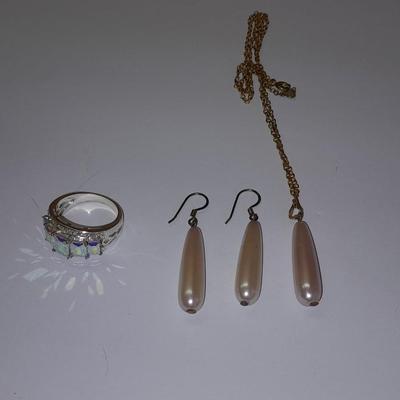 Rhinestone ring BLING! with tear drop like pearl colored necklace and matching earrings