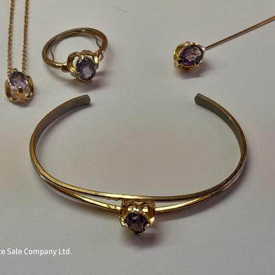 Amethyst colored matching jewelry - Ring - Bracelet - Hat pin - and necklace