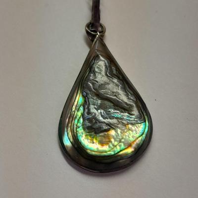 Abalone teardrop marked necklace with a nice bracelet.