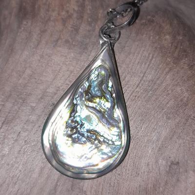 Abalone teardrop marked necklace with a nice bracelet.