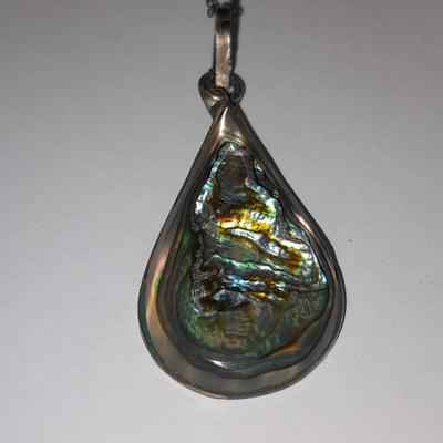 Abalone teardrop marked necklace with a nice bracelet.