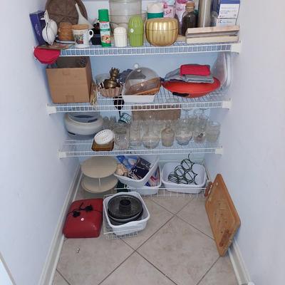 Kitchen closet lot