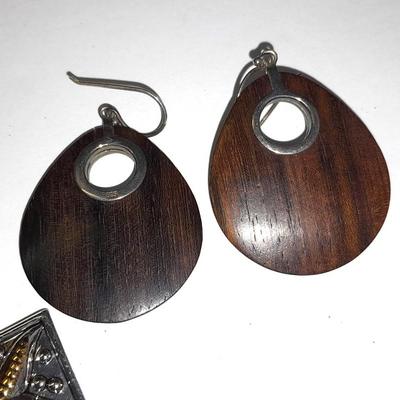 Nautical Jewlery - Necklaces and earrings for the Beach - or beach lover!