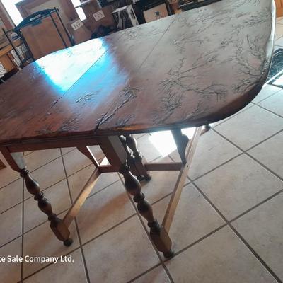 STUNNING Custom one of a kind Lichtenberg fractal burned GLOW IN THE DARK dining room table with leaf.