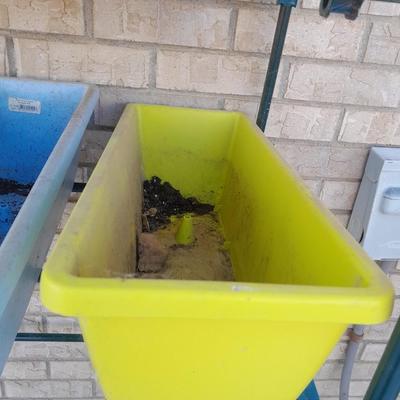 Metal greenhouse frame / Shelf with planters