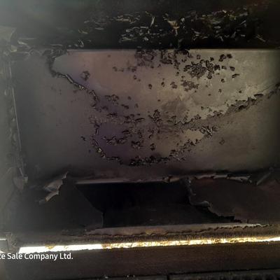 Weber propane grill with 2 propane bottles