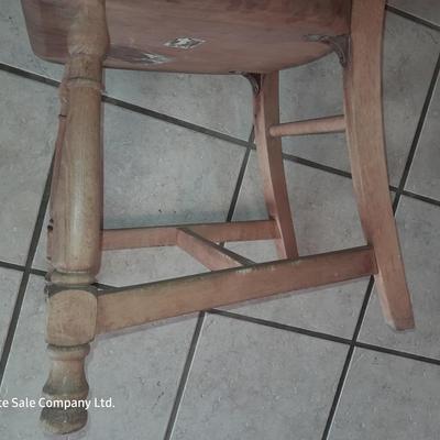 Solid wood Antique chair with indented seat for bottom