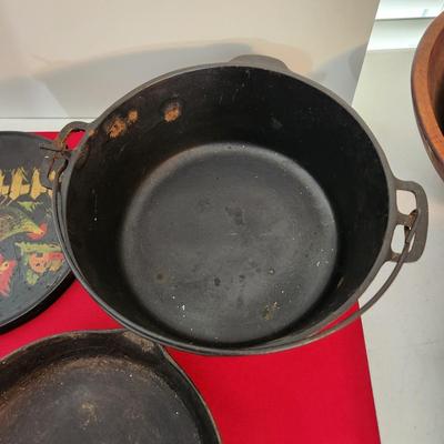 Lot of 5 Vintage Wagner Ware Cast Iron Pot, Pan Griddle Cornbread molds