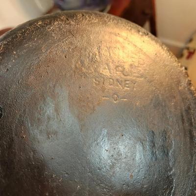 Lot of 5 Vintage Wagner Ware Cast Iron Pot, Pan Griddle Cornbread molds