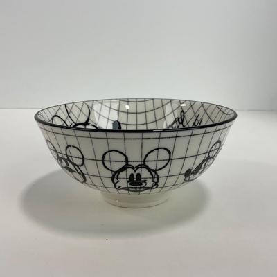 -138- KITCHEN | Mickey Mouse Bowls & Covered Mug