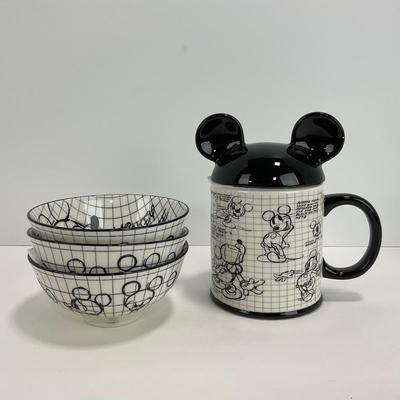 -138- KITCHEN | Mickey Mouse Bowls & Covered Mug