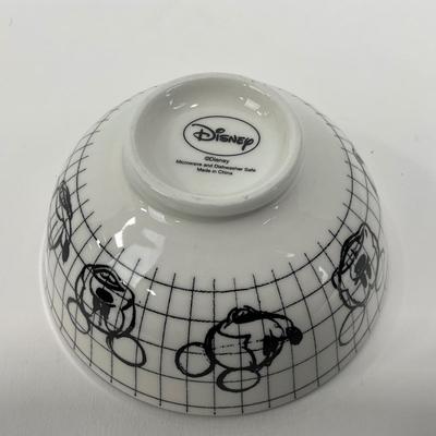 -138- KITCHEN | Mickey Mouse Bowls & Covered Mug