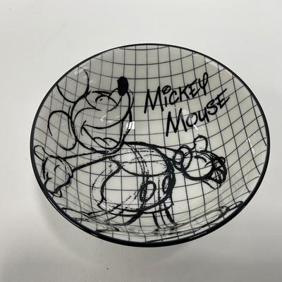 -138- KITCHEN | Mickey Mouse Bowls & Covered Mug