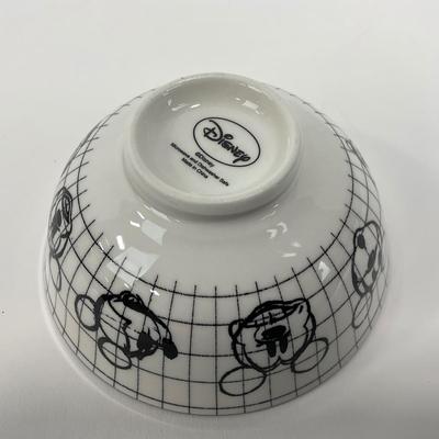 -138- KITCHEN | Mickey Mouse Bowls & Covered Mug
