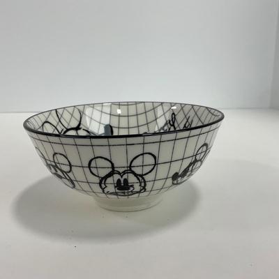 -138- KITCHEN | Mickey Mouse Bowls & Covered Mug