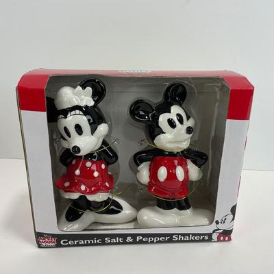 -141- KITCHEN | Mickey & Minnie Mouse Salt & Pepper Shakers
