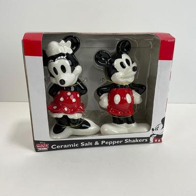 -141- KITCHEN | Mickey & Minnie Mouse Salt & Pepper Shakers