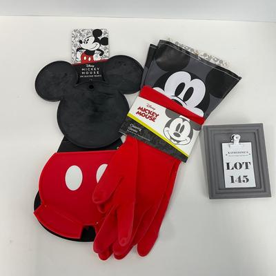-145- KITCHEN | Mickey Mouse Cleaning Rubber Gloves & Rubber Trivet