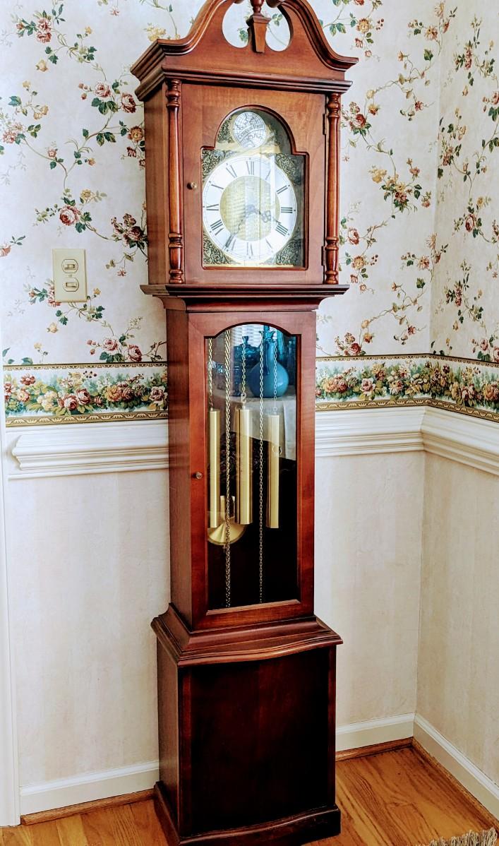 Ridgeway Grandmother TEMPUS FUGIT clock. 3 weights 72" tall