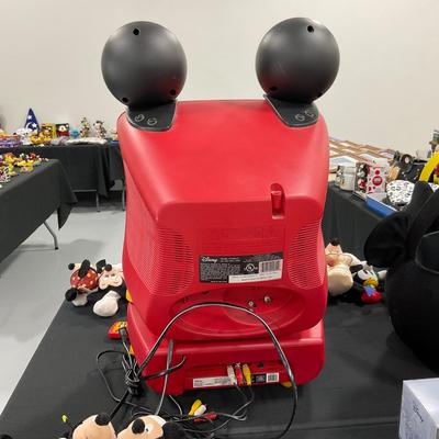 -153- COLLECTIBLE | Disney Mickey Mouse Classic 13â€ Color TV & DVD Player