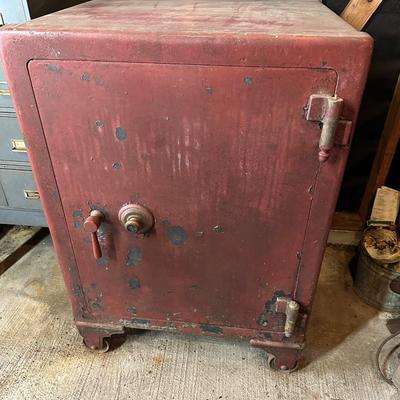 Antique Yale Safe (See description)
