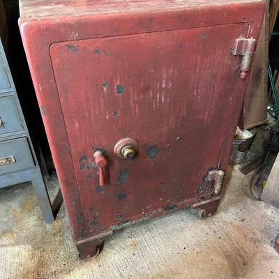 Antique Yale Safe (See description)
