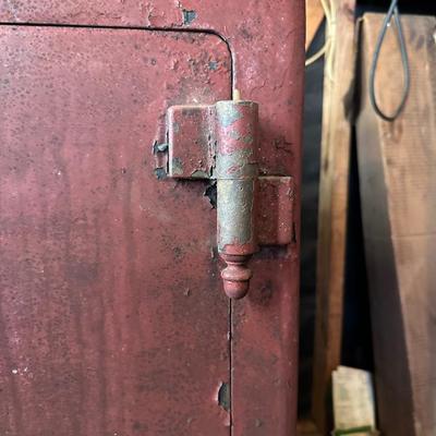 Antique Yale Safe (See description)