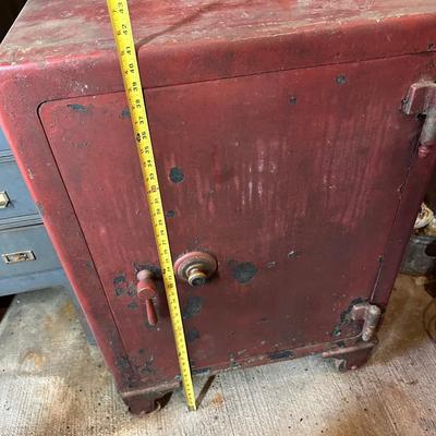 Antique Yale Safe (See description)