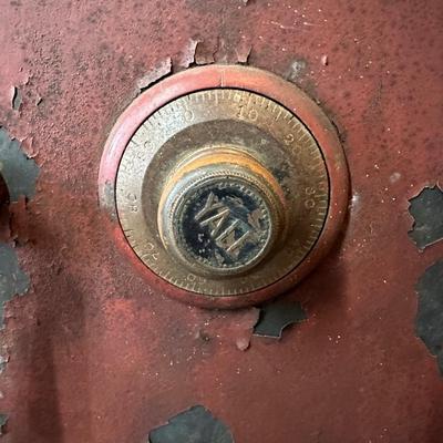 Antique Yale Safe (See description)