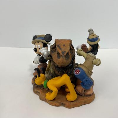-166- CLOCK | Animal Kingdom â€œBig Dig In The Boneyardâ€ Clock Figure