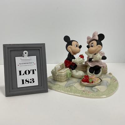 -183- LENOX | Vintage Disney â€œRecipe For Romanceâ€ Figure