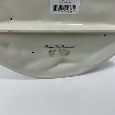 -183- LENOX | Vintage Disney â€œRecipe For Romanceâ€ Figure